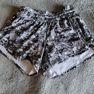 Lululemon Tracker Short *SW2017 Seawheeze - Counter Culture White / Black